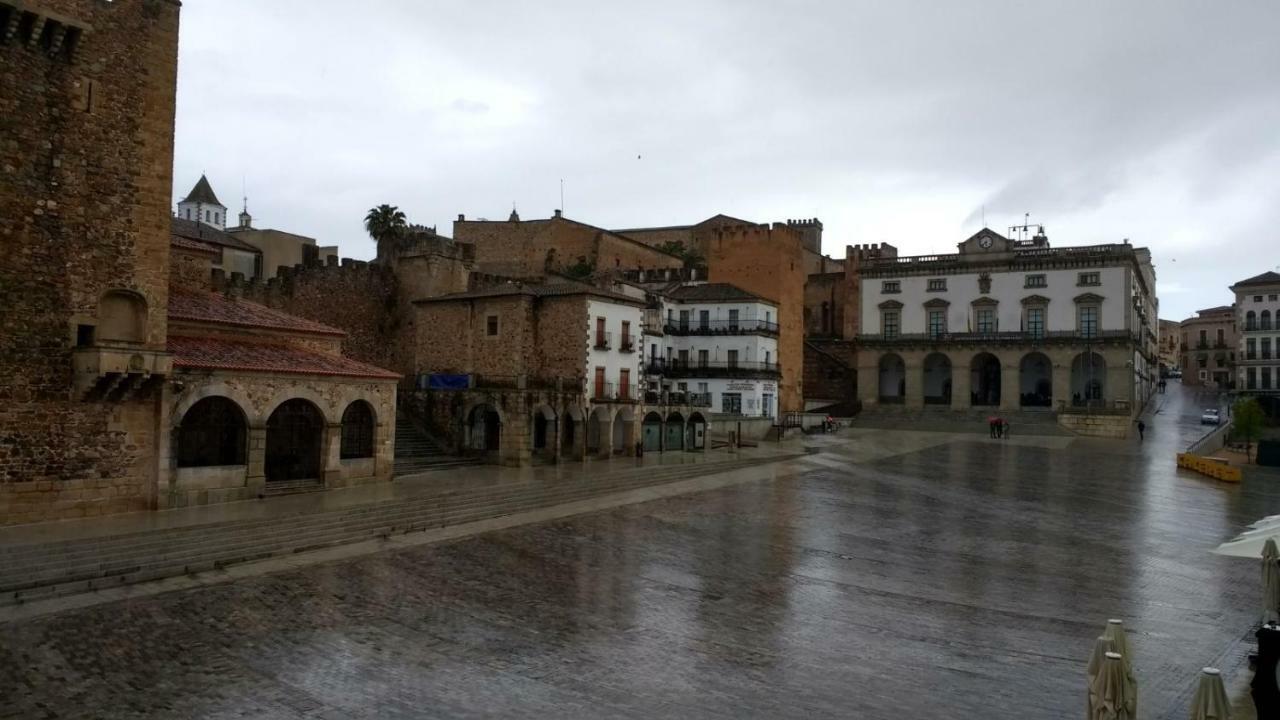 Apartamentos La Machacona Plaza Mayor Caces エクステリア 写真